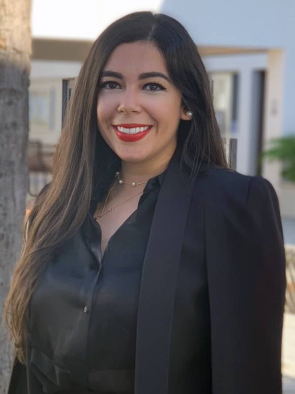 Photo of Ms. Stephanie León - Paralegal