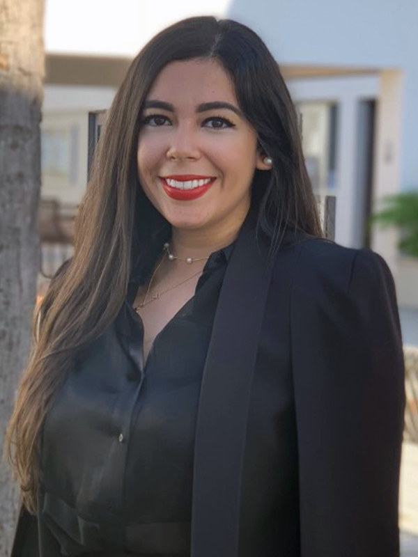 Photo of Ms. Stephanie León  - Paralegal